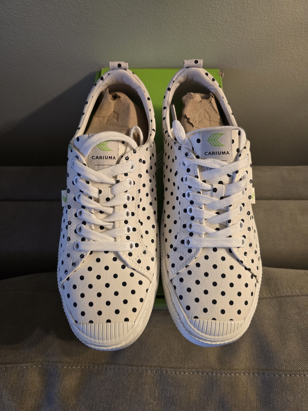 NIB Cariuma OCA White Canvas and Black Pokka Dot Sneaker
Men's 10 / Women's 11.5